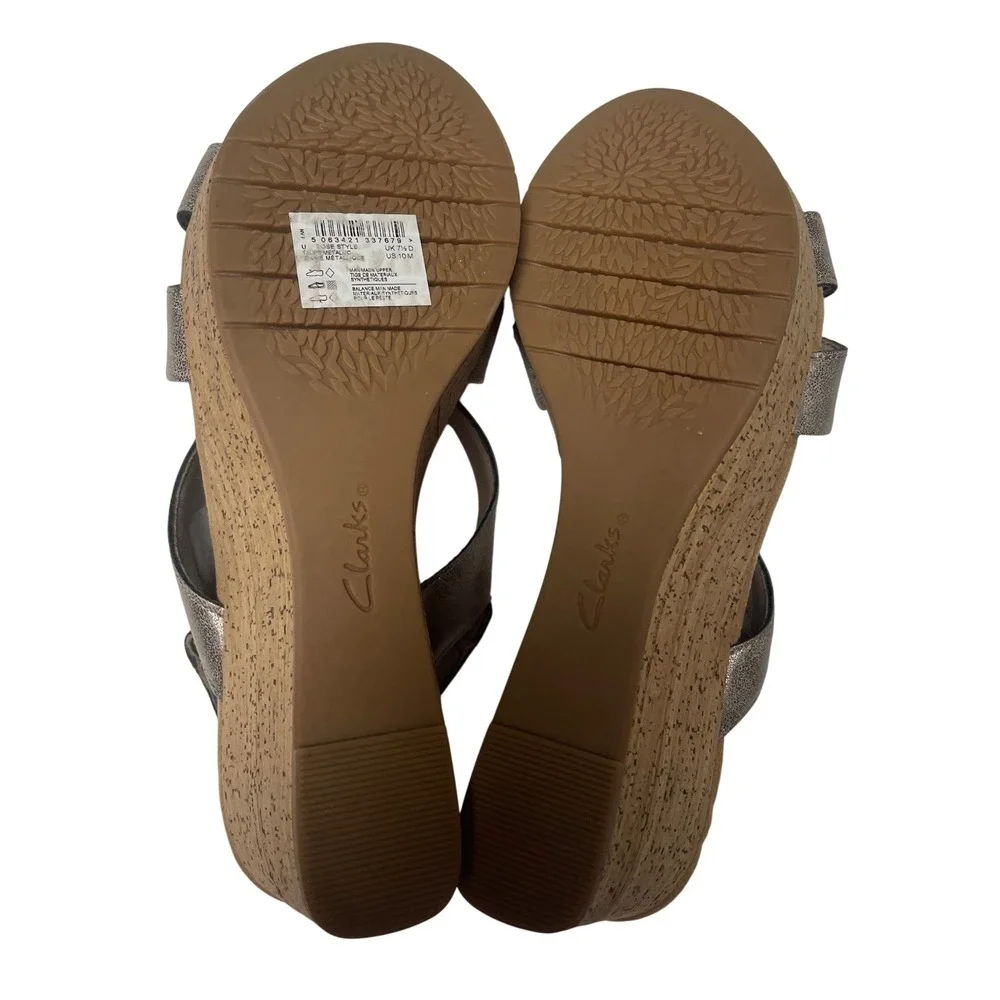 Clark's Collection Rose Style Taupe Metallic Wedge Sandals Women's 10